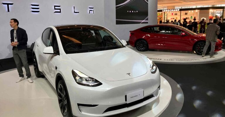 Autos Tesla disminuyen precios para aumentar ventas