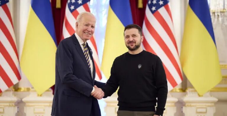 Biden se reúne con Zelensky como muestra de apoyo