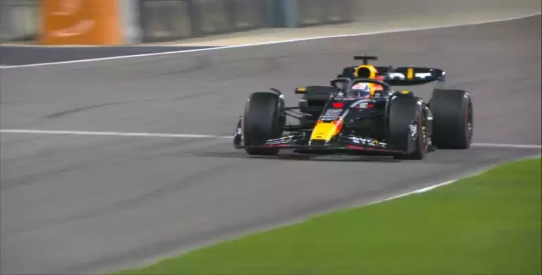 Verstappen voló y Checo será escolta en Bahréin