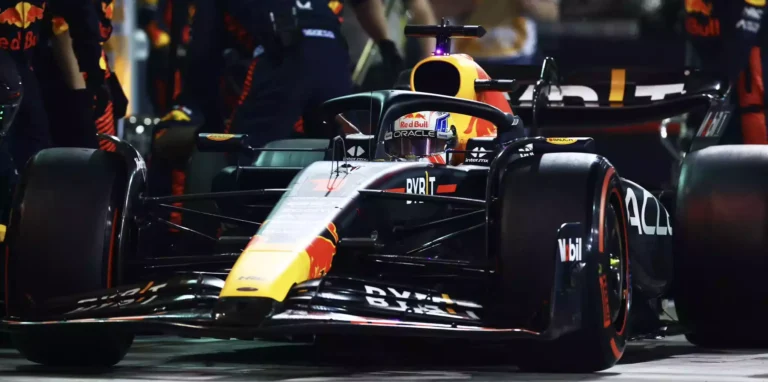¿Por qué fue la orden de Red Bull en desacelerar al final de la carrera en Bahréin?