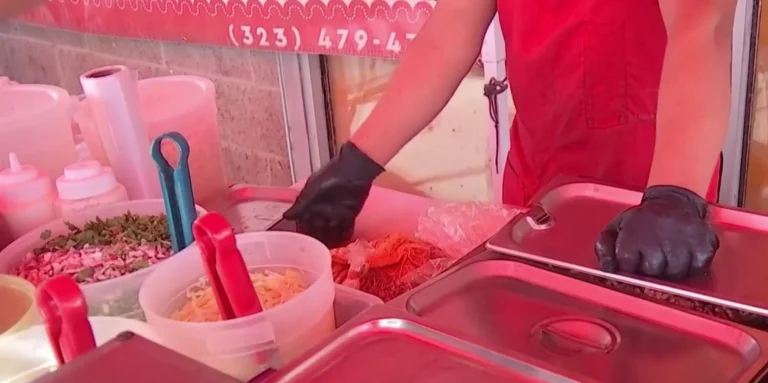 Aumentan robos a vendedores de tacos en Los Ángeles