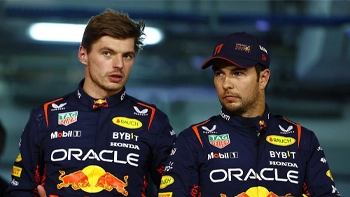 F1 revela cambios en la clasificación, Checo Pérez y Verstappen en desacuerdo