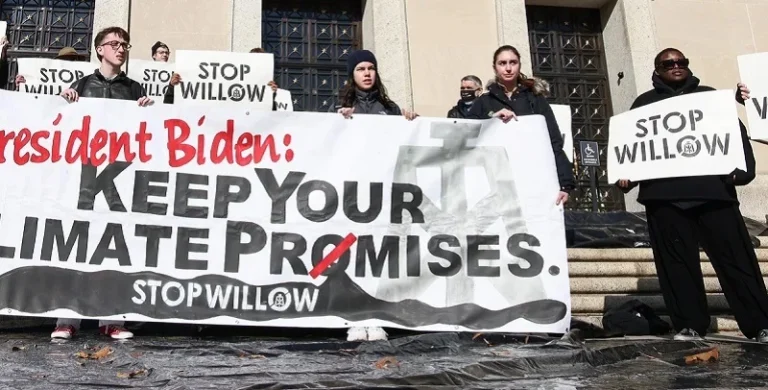 Biden planea aprobar proyecto de perforación petrolera que afecta a activistas climáticos
