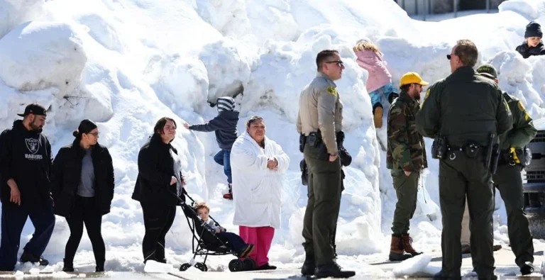 Falta de víveres en California por el impacto de la nieve
