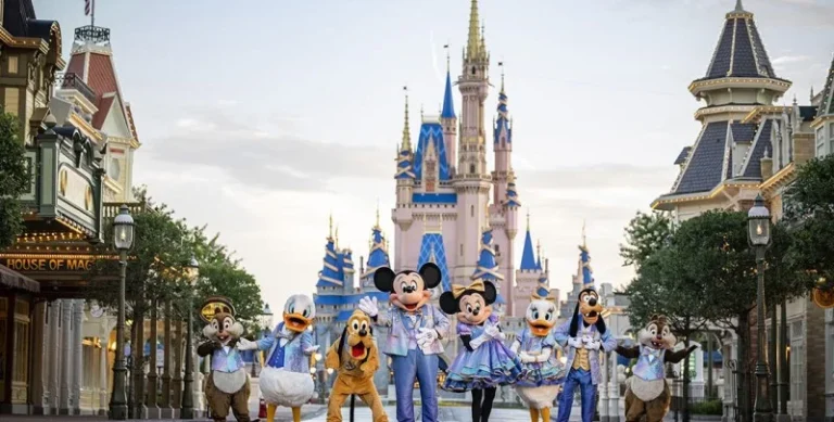 Despiden a miles de trabajadores de Disney