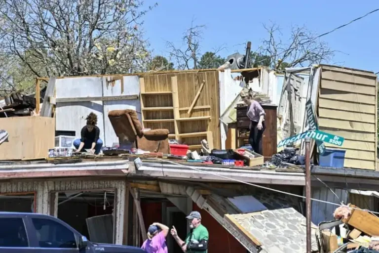 Aumentan los muertos por tornados al sur y medio oeste de EEUU