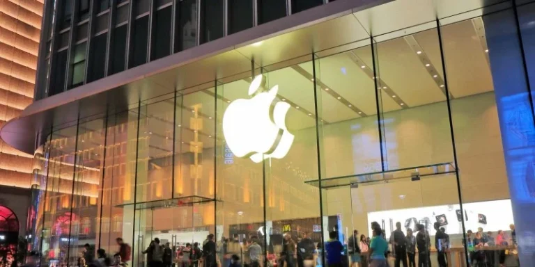 Apple registra caída de ingresos