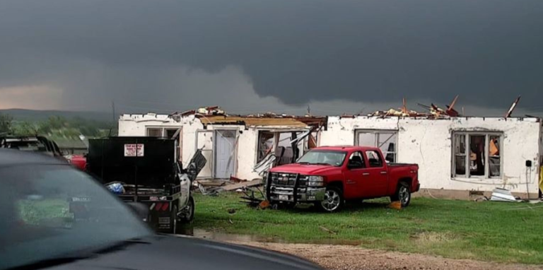 Miles de hogares en Texas sin electricidad por tormentas