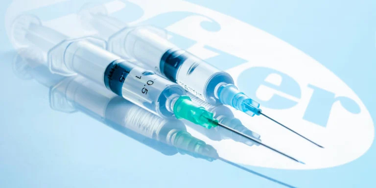 FDA aprobó vacuna de Pfizer contra el RSV para mayores de 60 años